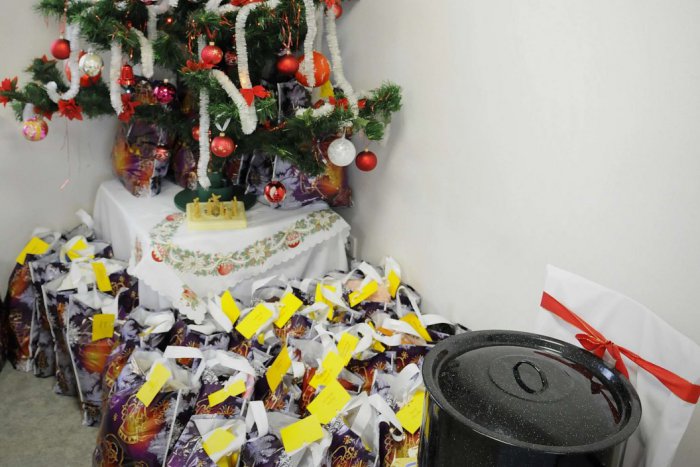 Ilustračný obrázok k článku Pozor, aby ste si neskazili sviatky: 5 zaručených rád, ako sa vyhnúť požiaru vianočného stromčeka