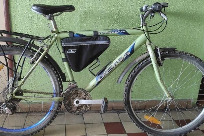 Ilustračný obrázok k článku Ukradnutý bicykel odhodil do priekopy: Polícia hľadá jeho majiteľa