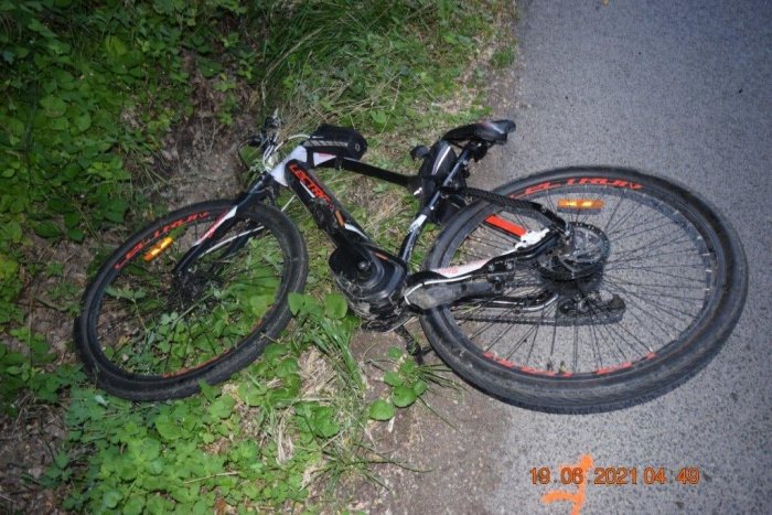 Ilustračný obrázok k článku Tragédia na ceste v Zlatne: Cyklista zrážku neprežil, vodiča vypátrali po hodine! FOTO
